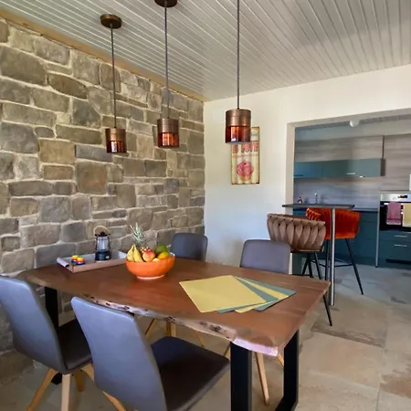 Pethe's No 1 Appartement *